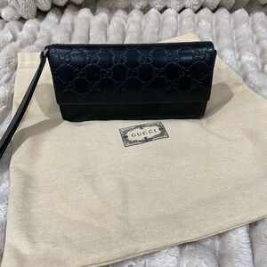 Gucci Neo Black Embossed Leather Wristlet